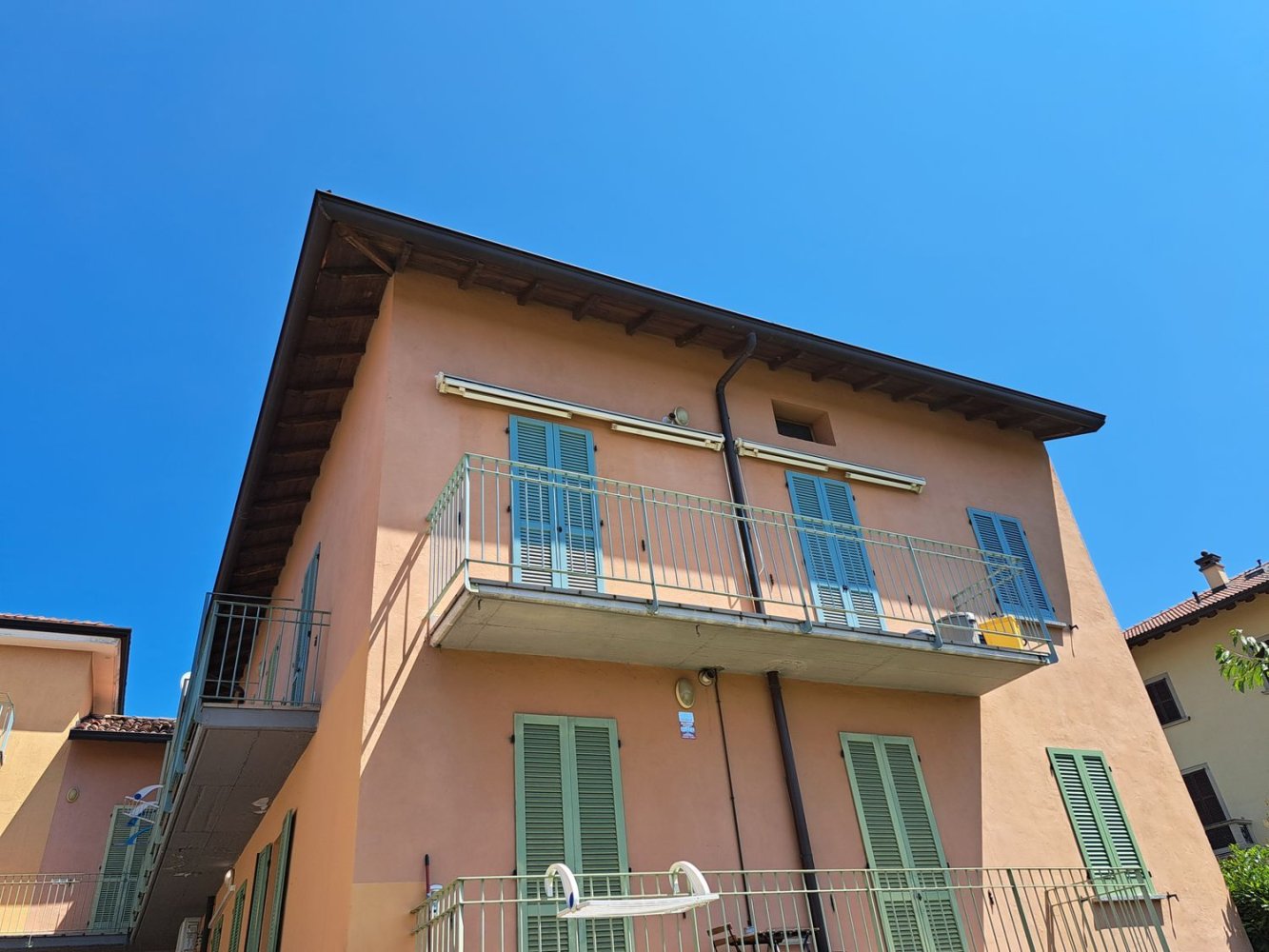 3 rooms Apartment in Barzago, Italy No. 253845