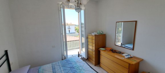 3 rooms Apartment in Barzago, Italy No. 253845 3