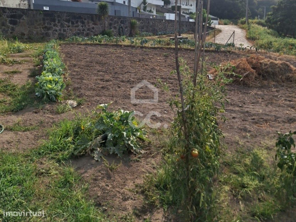 Terrain à Roriz, Portugal 520m² No. 308954