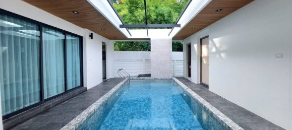 Villa de 4 dormitorios en Pattaya, Thailand No. 68514 2