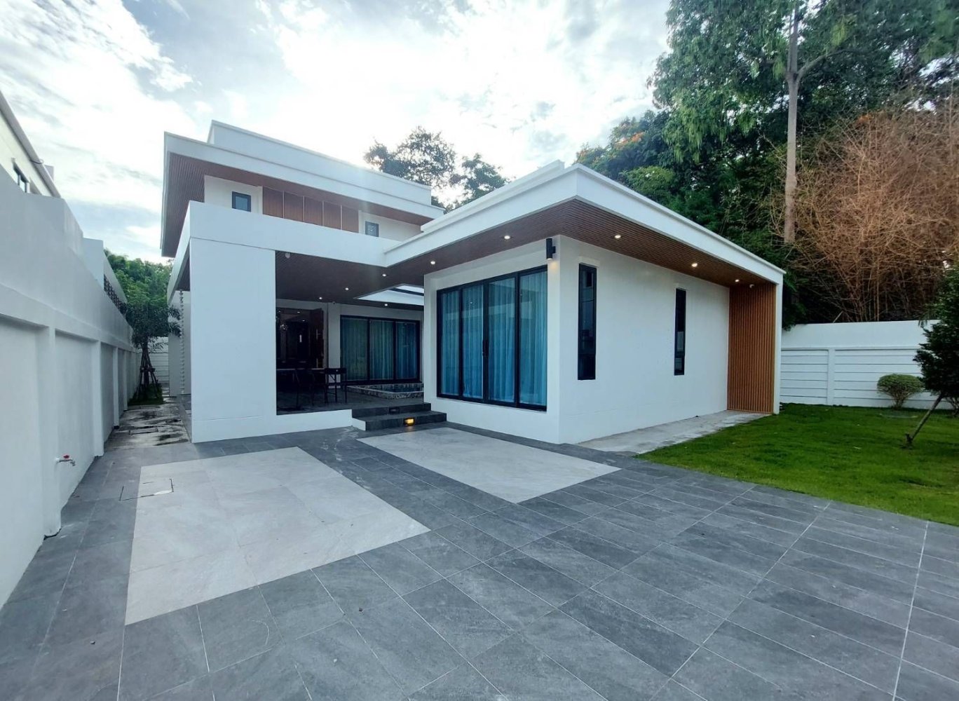 Вилла с 4 спальнями в Паттайя, Таиланд № 68514