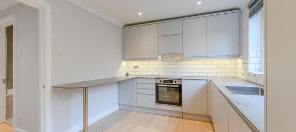 2 bedrooms Apartment in London, United Kingdom No. 9038 3