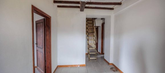 4 bedrooms Villa in Caprese Michelangelo, Italy No. 145626 9