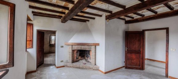 4 bedrooms Villa in Caprese Michelangelo, Italy No. 145626 8