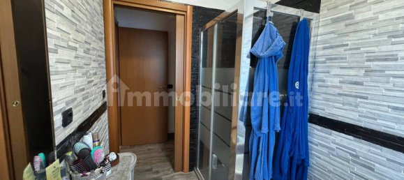 2 bedrooms House in Cesate, Italy No. 196328 3