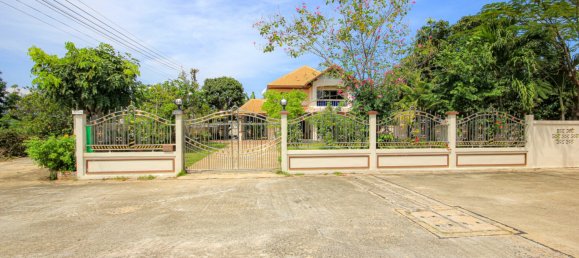 4 bedrooms Cafe / restaurant in Hua Hin, Thailand No. 6458 8