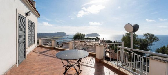 10 rooms Villa in Pozzuoli, Italy No. 151681 5