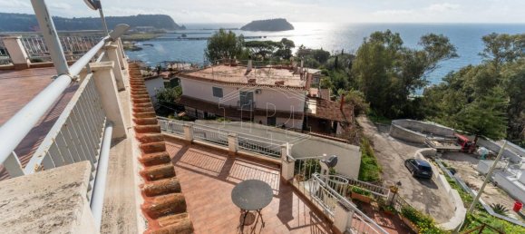 10 rooms Villa in Pozzuoli, Italy No. 151681 8