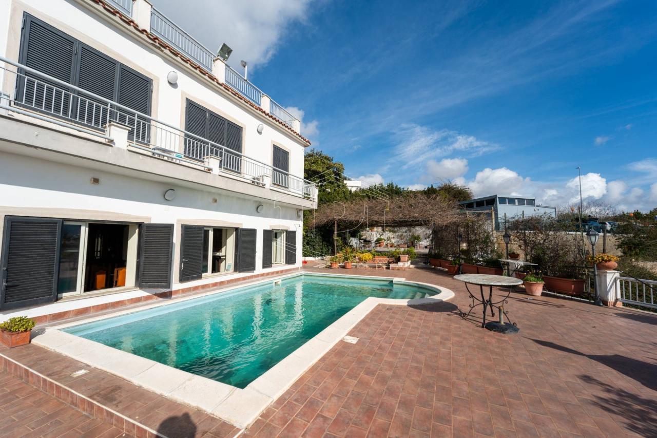 10 rooms Villa in Pozzuoli, Italy No. 151681