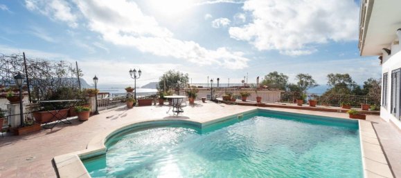 10 rooms Villa in Pozzuoli, Italy No. 151681 2