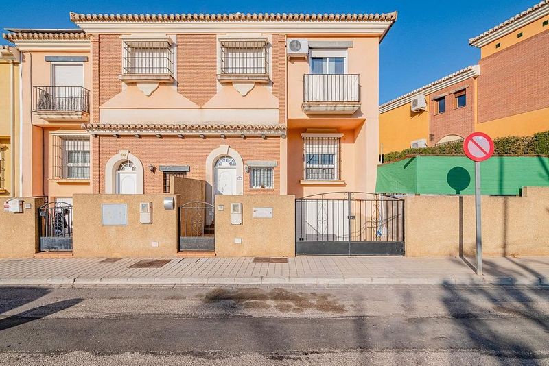 3 bedrooms House in Huetor Vega, Spain No. 220789