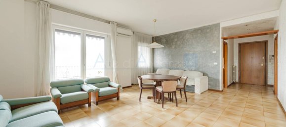 3 bedrooms Apartment in Venice, Italy No. 341714 2