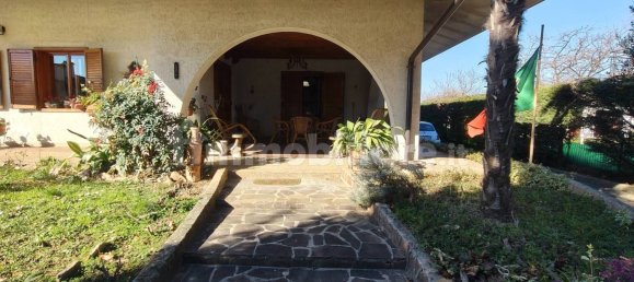 4 bedrooms Villa in Udine, Italy No. 228543 9