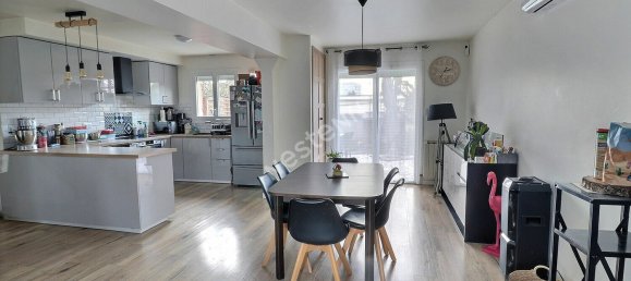 3 Schlafzimmer Haus in Neuilly-sur-Marne, France, Nr. 140934 3