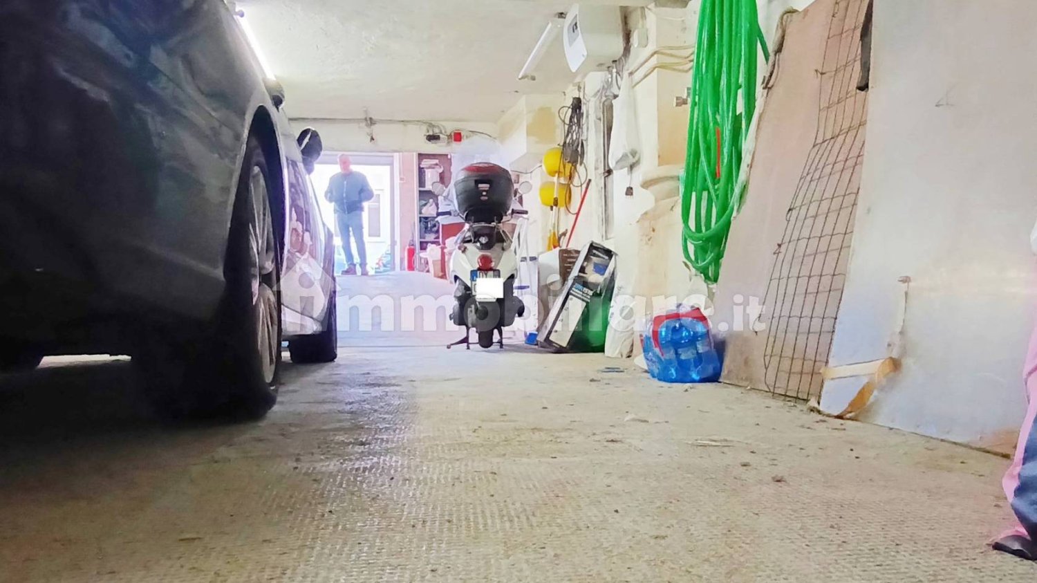 Garage à Genoa, Italy 68m² No. 363359