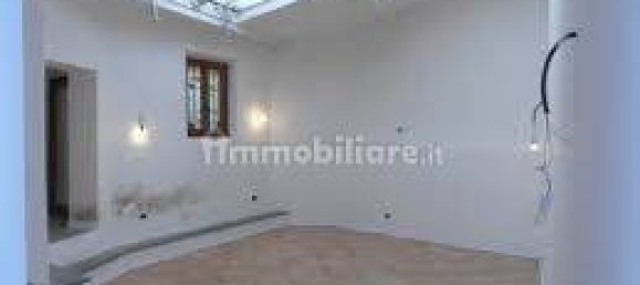 1 room Commercial property in Lucca, Italy No. 140245 5
