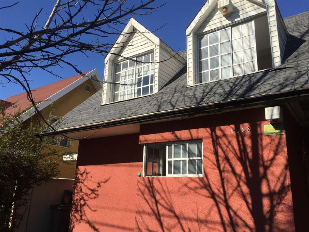 4 bedrooms House in Santiago, Chile No. 1862