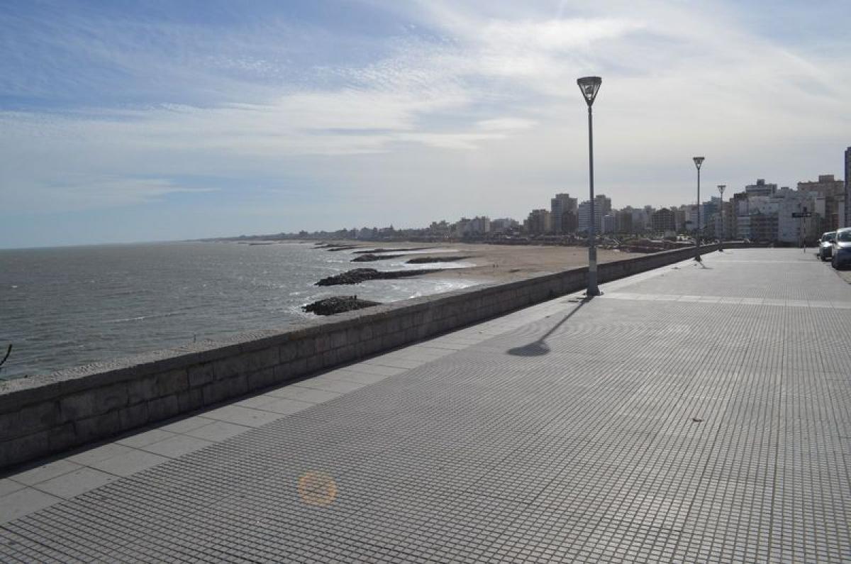 3 bedrooms Apartment in Mar del Plata, Argentina No. 67502