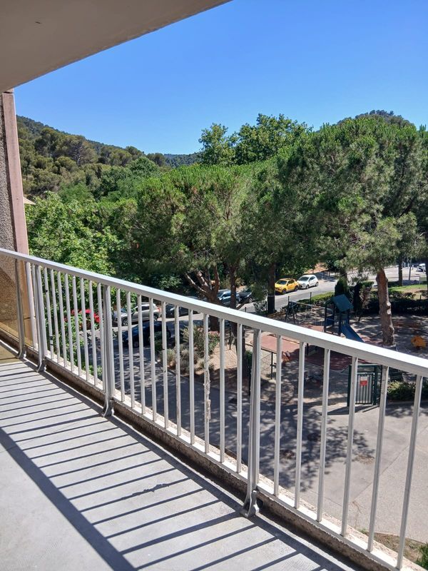 2 bedrooms Apartment in Marseille, France No. 294301