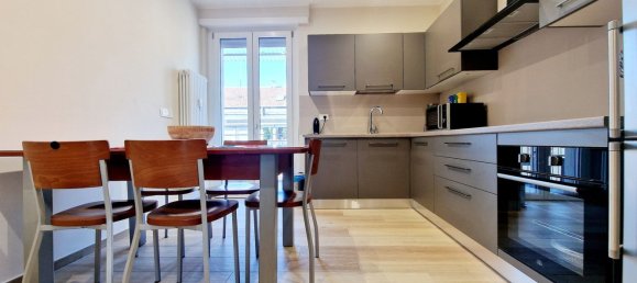 3 rooms Apartment in Turin, Italy No. 285911 4