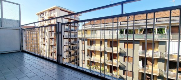 3 rooms Apartment in Turin, Italy No. 285911 19