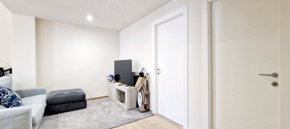 3 rooms Apartment in Turin, Italy No. 285911 2