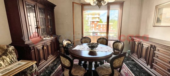 5 rooms Apartment in Cascina, Italy No. 340951 2