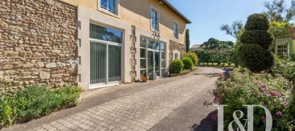 Edificio de 9 habitaciónes en Reventin-Vaugris, France No. 325686 2