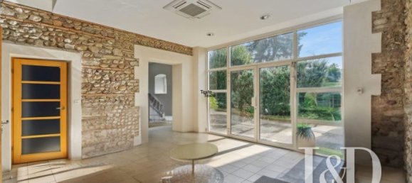 Edificio de 9 habitaciónes en Reventin-Vaugris, France No. 325686 5