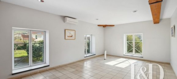 Edificio de 9 habitaciónes en Reventin-Vaugris, France No. 325686 3