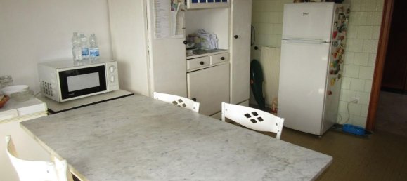 Квартира с 5 комнатами в Каррара, Италия № 31132 3