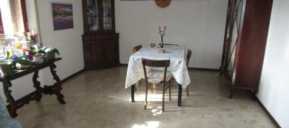 Квартира с 5 комнатами в Каррара, Италия № 31132 8