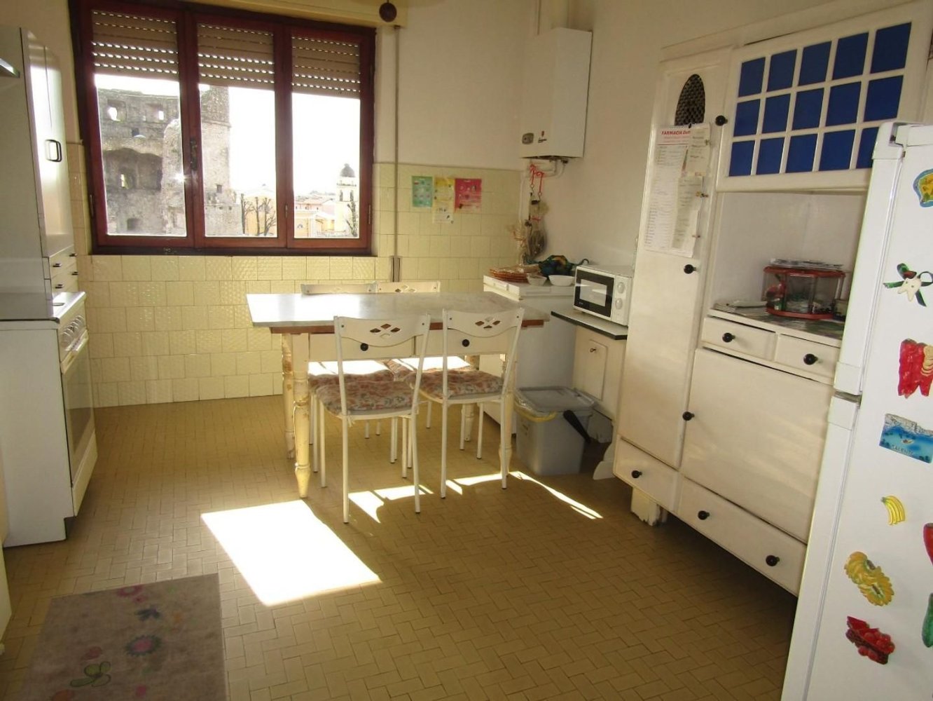 Квартира с 5 комнатами в Каррара, Италия № 31132