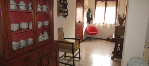 Квартира с 5 комнатами в Каррара, Италия № 31132 17