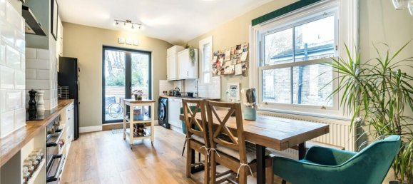 2 bedrooms Maisonette in London, United Kingdom No. 12921 3