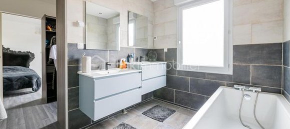 4 bedrooms House in Yonne, France No. 363986 9