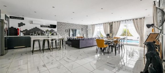 4 bedrooms House in Yonne, France No. 363986 3