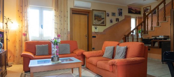 Вилла с 6 комнатами в Парете, Италия № 225160 2