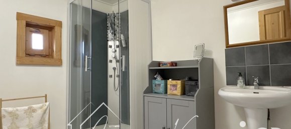 4 Schlafzimmer Haus in Isere, France, Nr. 203427 14