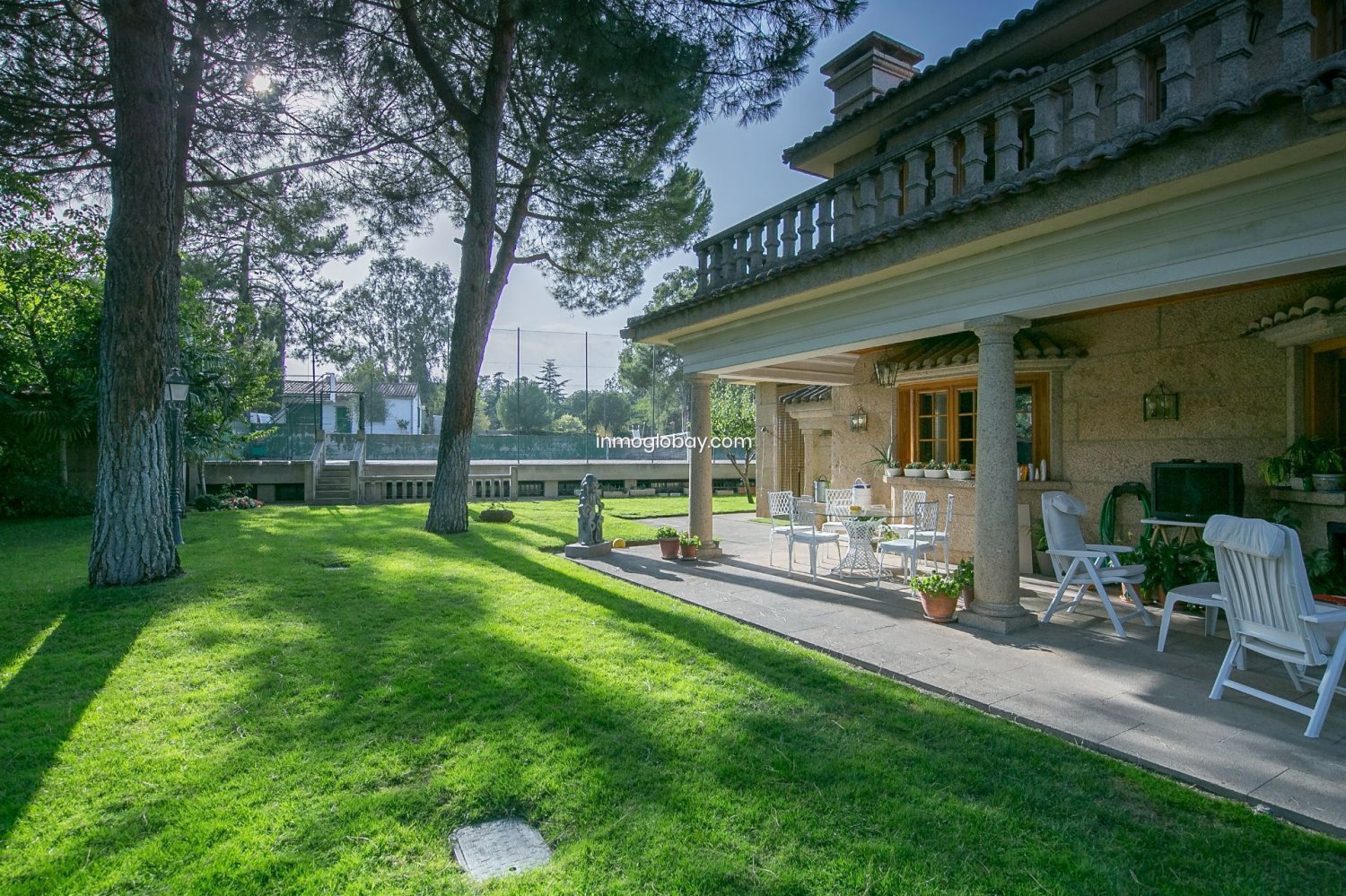 6 bedrooms House in Majadahonda, Spain No. 109225