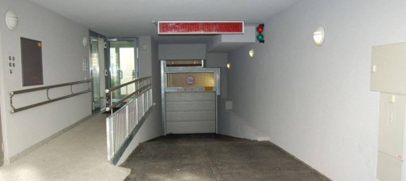 64m² Office in Rudolfsheim-Funfhaus, Austria No. 89147 11