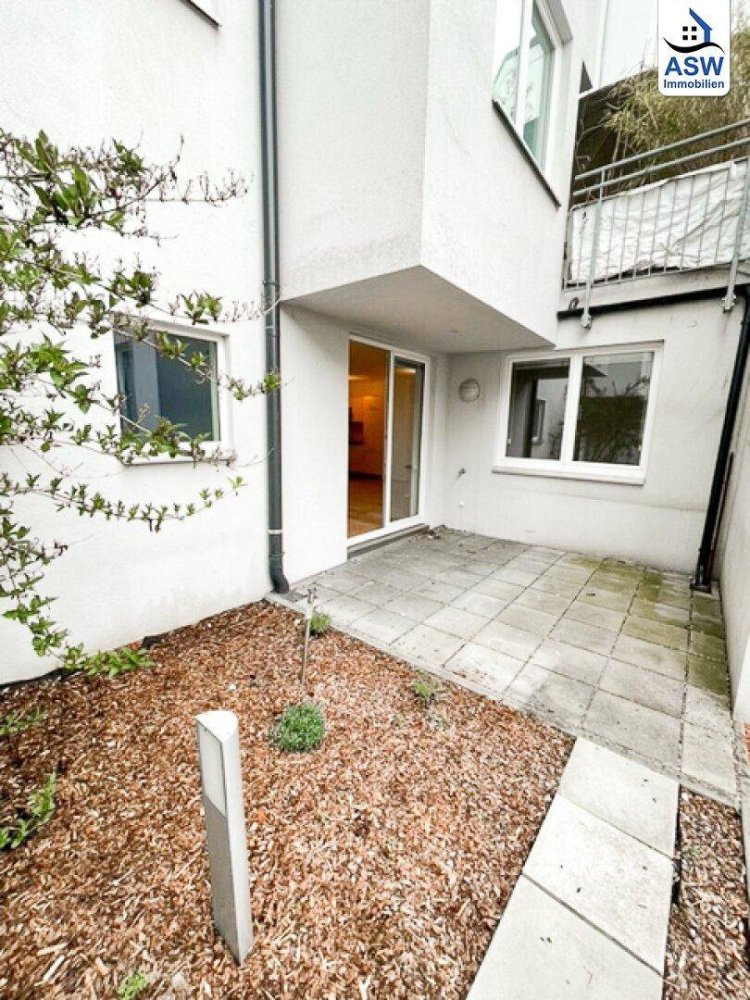 64m² Office in Rudolfsheim-Funfhaus, Austria No. 89147