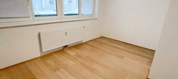 64m² Office in Rudolfsheim-Funfhaus, Austria No. 89147 5