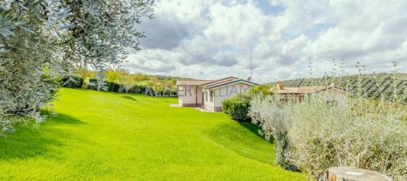 5 bedrooms Villa in Mentana, Italy No. 131707 3