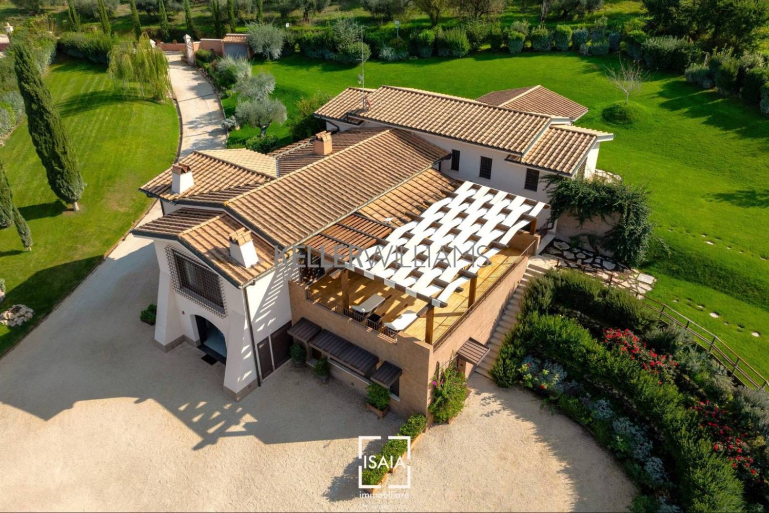 5 bedrooms Villa in Mentana, Italy No. 131707