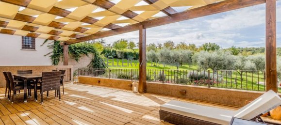 5 bedrooms Villa in Mentana, Italy No. 131707 10