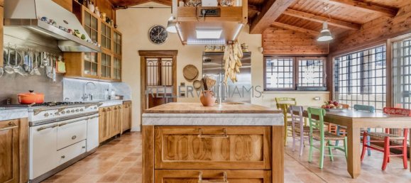 5 bedrooms Villa in Mentana, Italy No. 131707 14