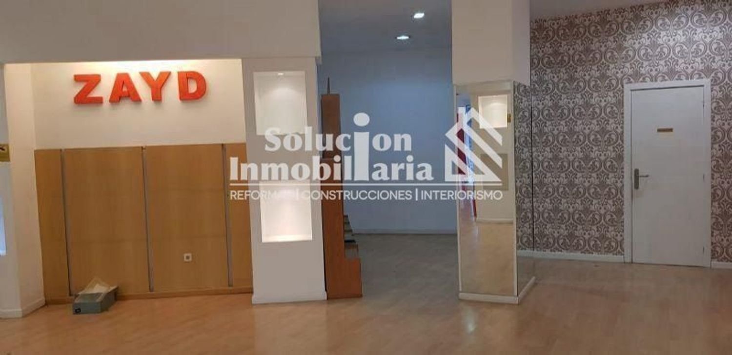 Propriété commerciale à Salamanca, Spain 320m² No. 77757