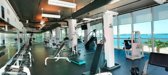 1 dormitorio propiedad comercial en venta en Miami, Miami-Dade, Florida, USA № 615933 8