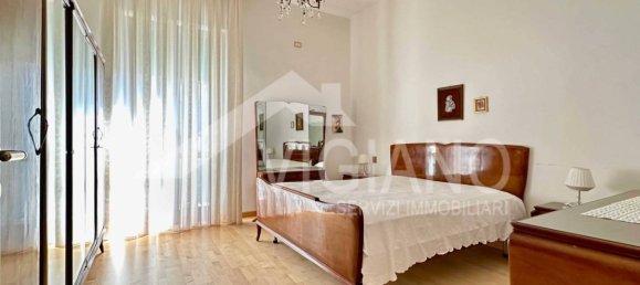 3 bedrooms Apartment in Foggia, Italy No. 355578 9